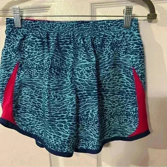 Nike Girls Running Shorts Size XL Youth, Blue Leopard Print with Pink Trim - Picture 1 of 4